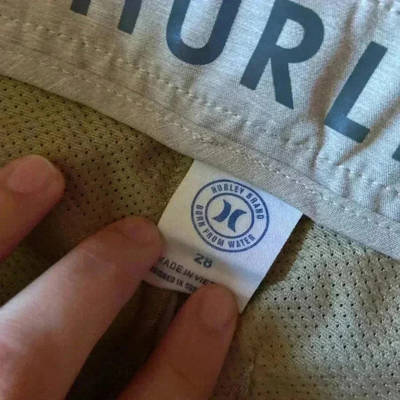 Hurley Men’s 28 Waist Shorts - Picture 4 of 5